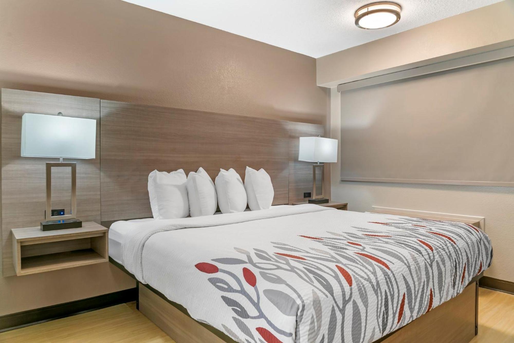 Red Roof Inn Detroit-Rochester Hills/ Auburn Hills Ngoại thất bức ảnh
