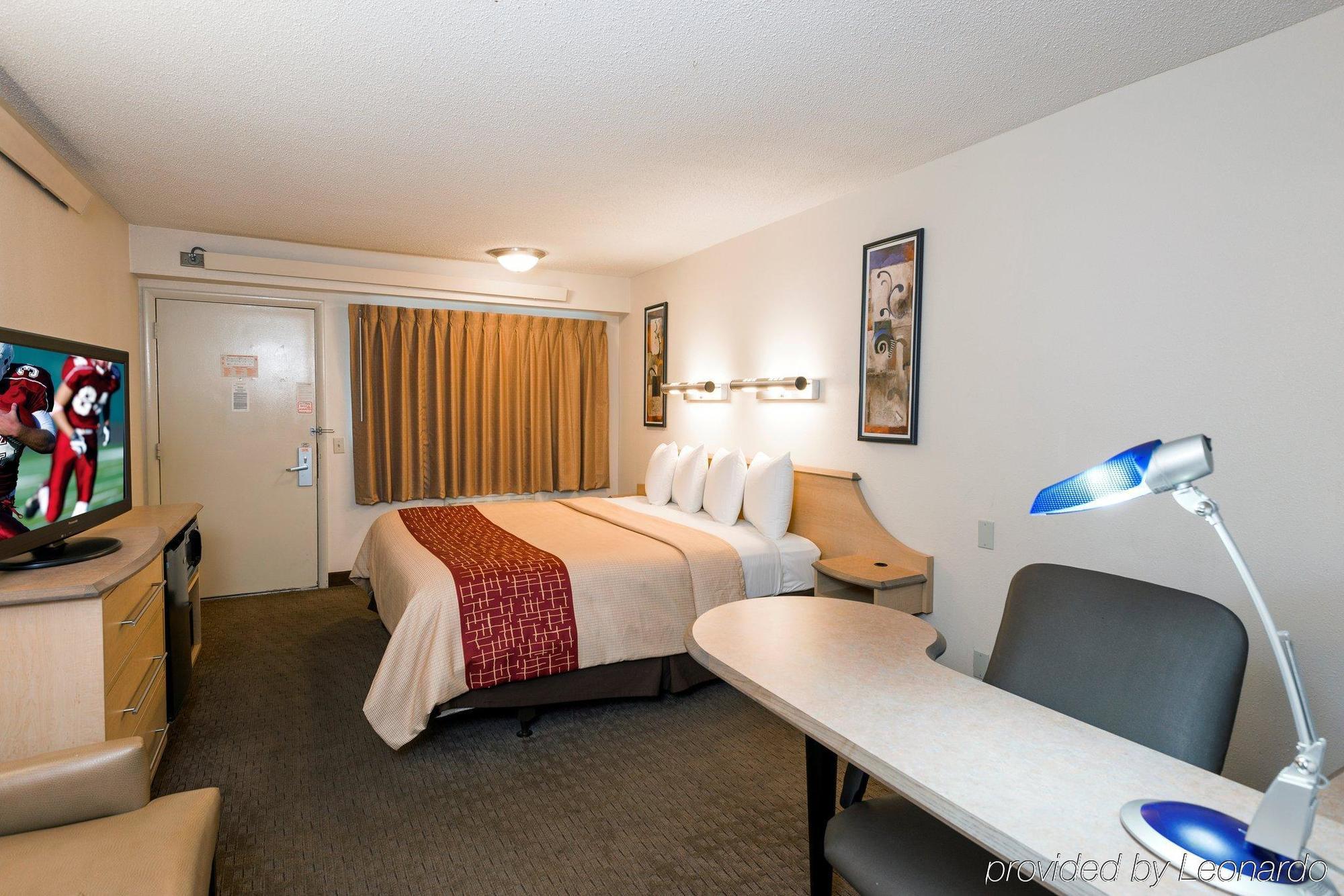 Red Roof Inn Detroit-Rochester Hills/ Auburn Hills Ngoại thất bức ảnh